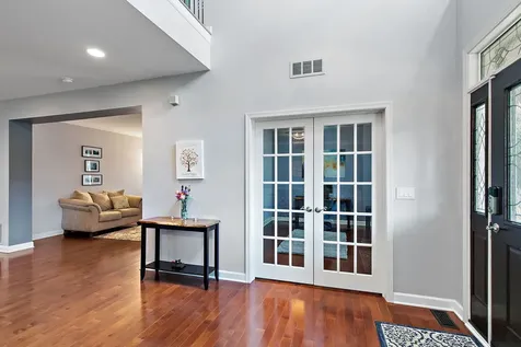 14 Kenilworth Court Cary IL 60013