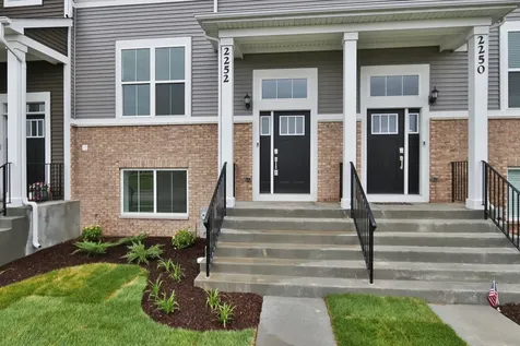 2252 Stonegate Road Algonquin IL 60102