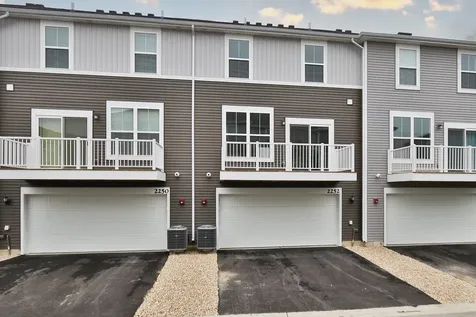 2252 Stonegate Road Algonquin IL 60102