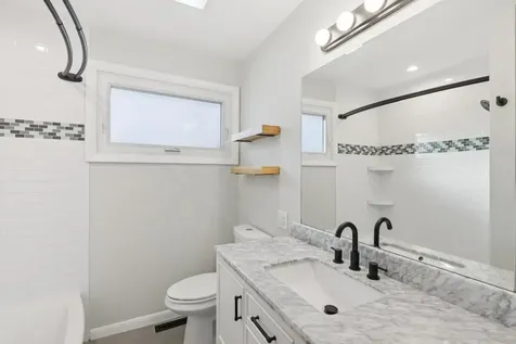 6803 North Keeler Avenue Lincolnwood IL 60712