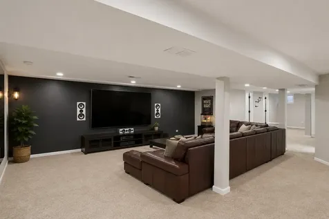 6803 North Keeler Avenue Lincolnwood IL 60712