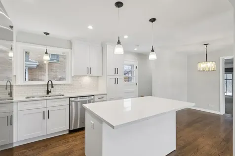 6803 North Keeler Avenue Lincolnwood IL 60712