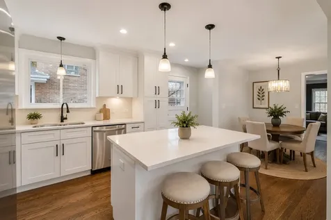 6803 North Keeler Avenue Lincolnwood IL 60712