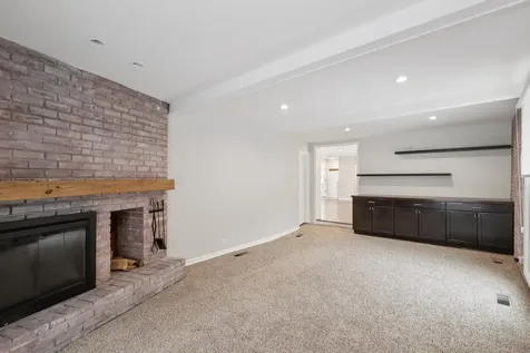6803 North Keeler Avenue Lincolnwood IL 60712