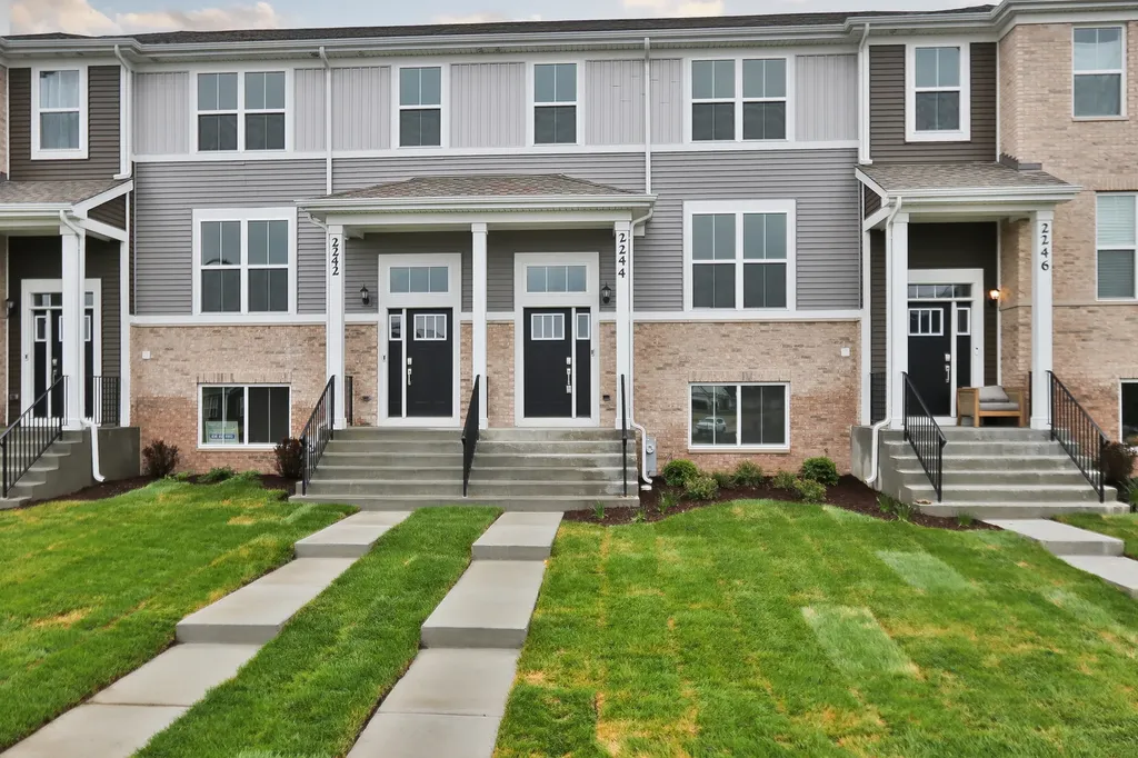 2244 Stonegate Road Algonquin IL 60102