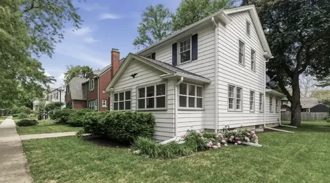 216 South Commonwealth Avenue Aurora IL 60506