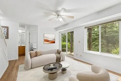 2692 South Embers Lane Arlington Heights IL 60005