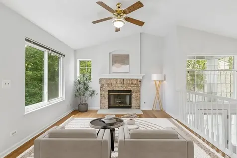 2692 South Embers Lane Arlington Heights IL 60005