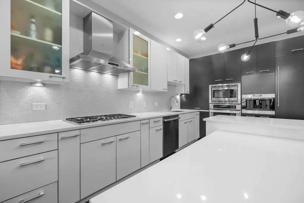 1536 West Walton Street Chicago IL 60642