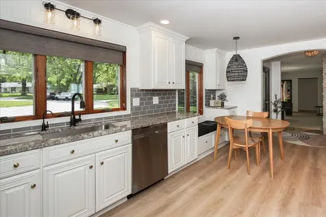 888 Sunset Lane Sycamore IL 60178