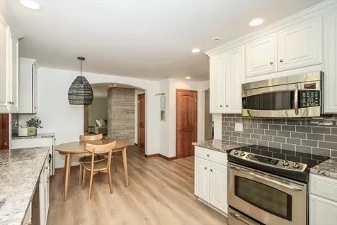 888 Sunset Lane Sycamore IL 60178