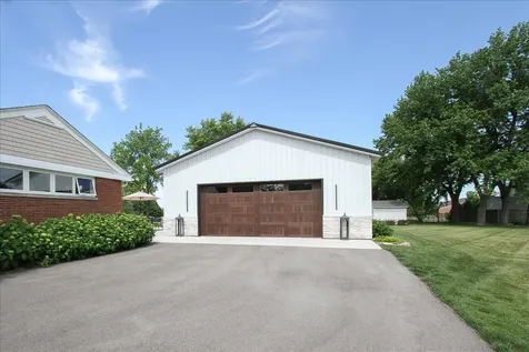 888 Sunset Lane Sycamore IL 60178