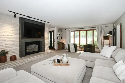 888 Sunset Lane Sycamore IL 60178