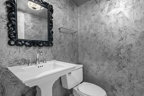 628 Calais Circle Highland Park IL 60035