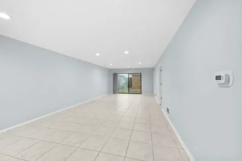 628 Calais Circle Highland Park IL 60035
