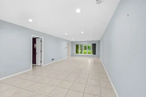 628 Calais Circle Highland Park IL 60035
