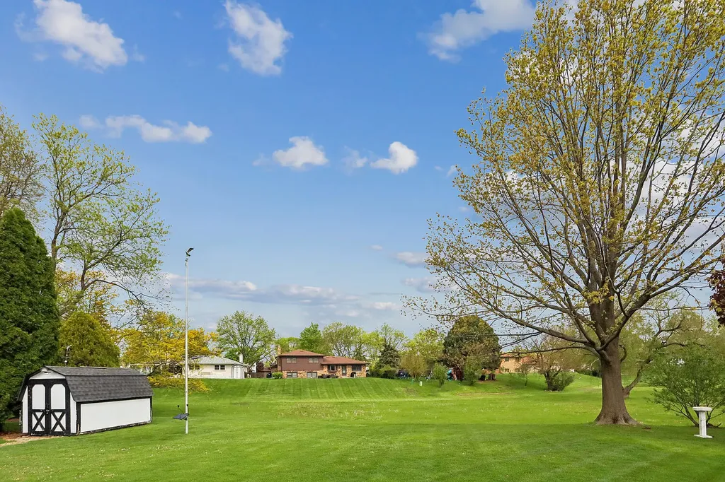 3020 Spring Green Drive Darien IL 60561