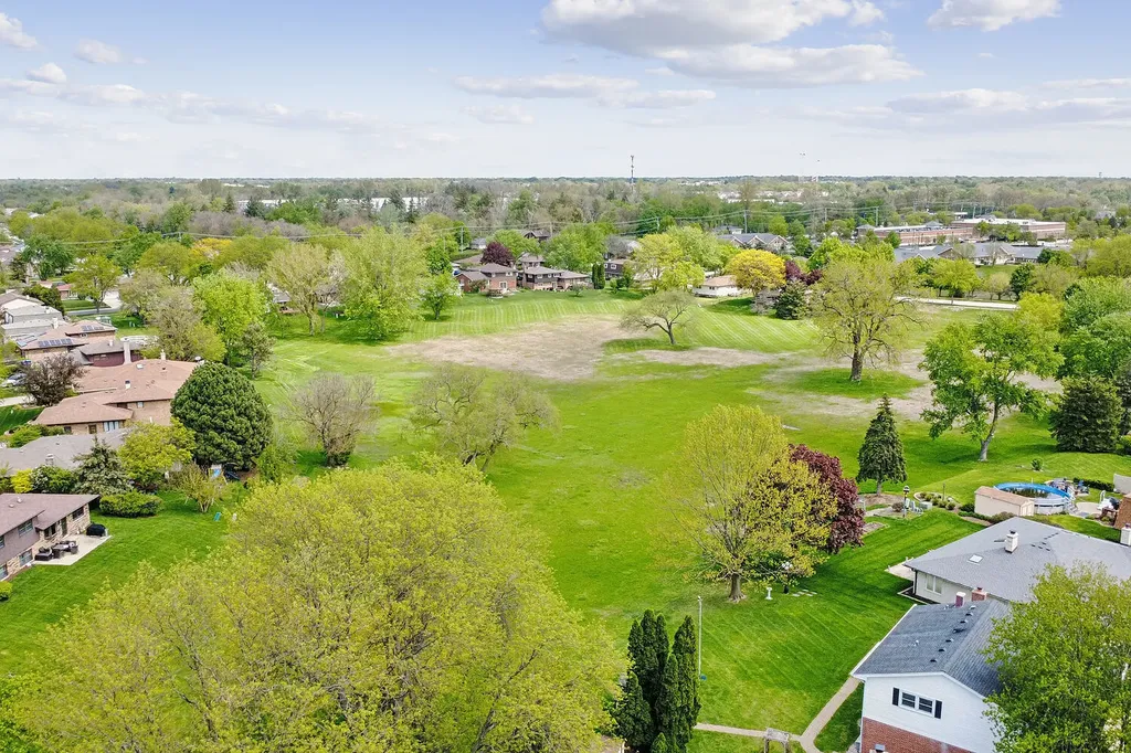3020 Spring Green Drive Darien IL 60561