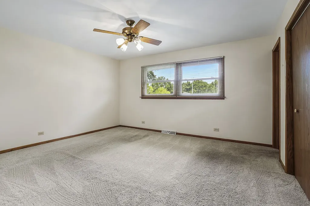 3020 Spring Green Drive Darien IL 60561