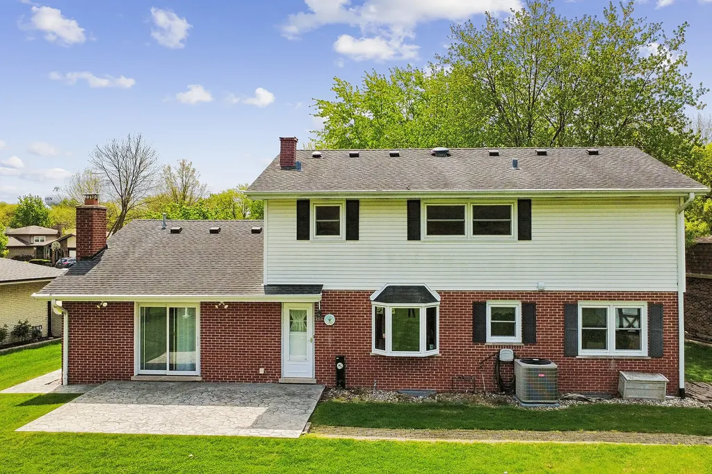 3020 Spring Green Drive Darien IL 60561