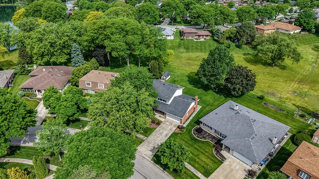 3020 Spring Green Drive Darien IL 60561