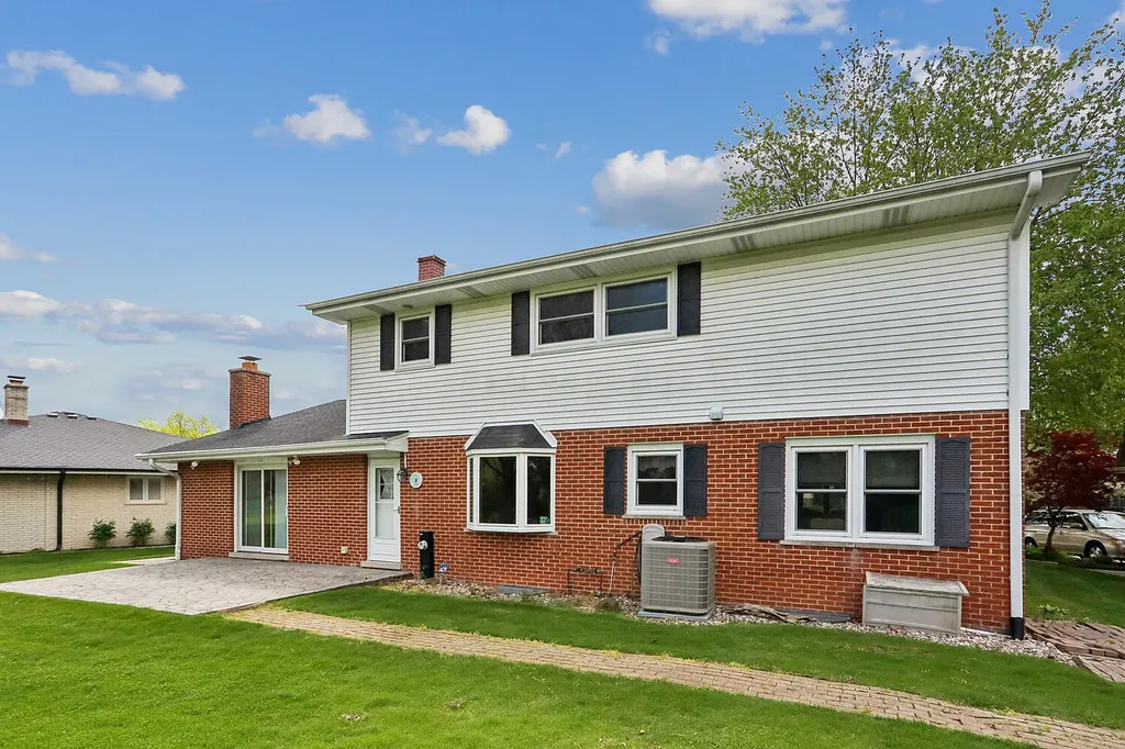 3020 Spring Green Drive Darien IL 60561