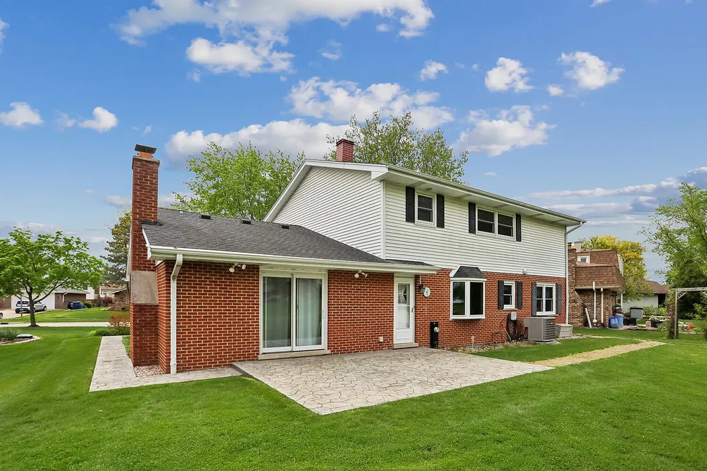 3020 Spring Green Drive Darien IL 60561