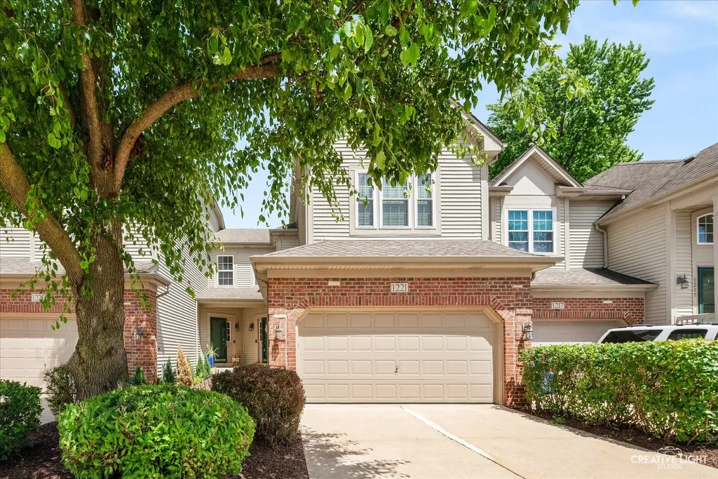 1221 Oakleaf Court Aurora IL 60506