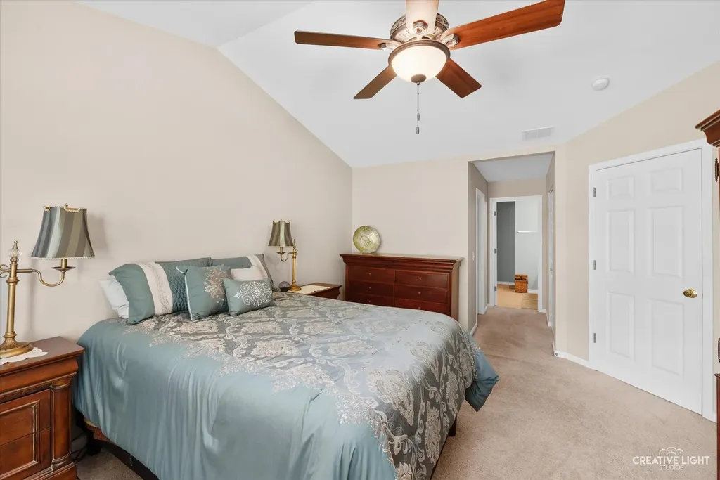1221 Oakleaf Court Aurora IL 60506