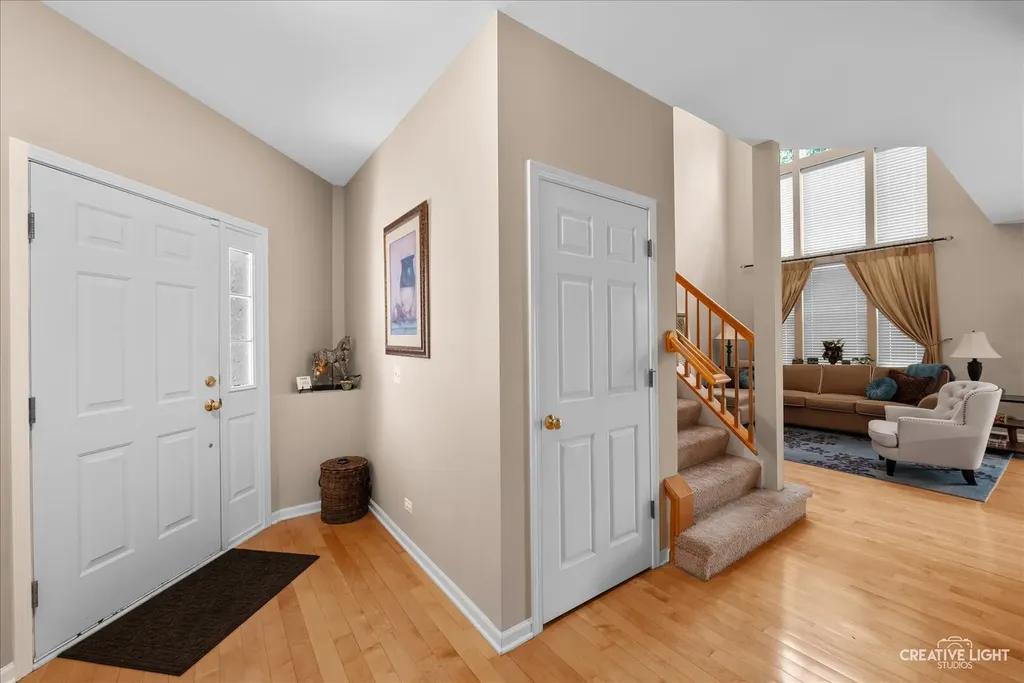 1221 Oakleaf Court Aurora IL 60506