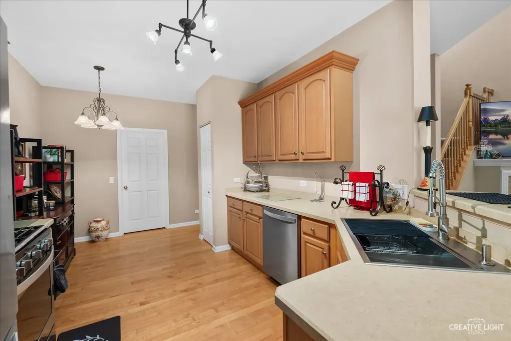 1221 Oakleaf Court Aurora IL 60506