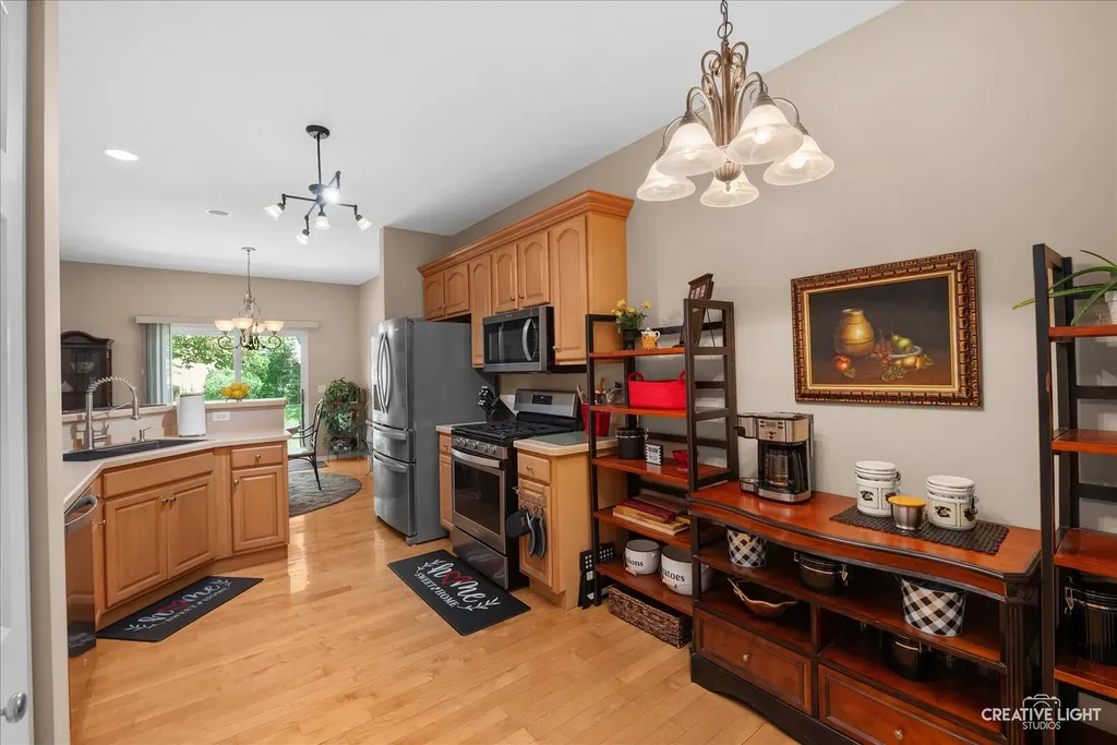1221 Oakleaf Court Aurora IL 60506