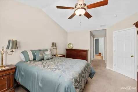 1221 Oakleaf Court Aurora IL 60506