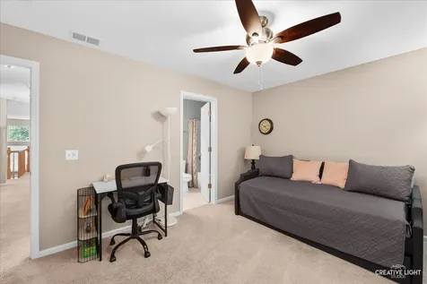 1221 Oakleaf Court Aurora IL 60506