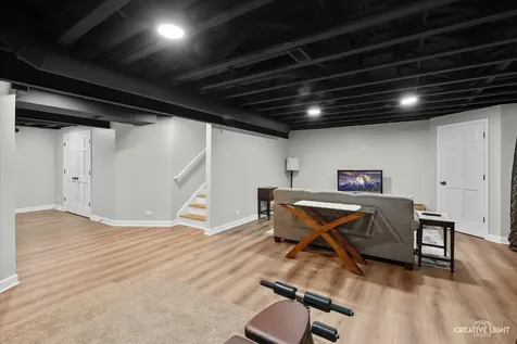 1221 Oakleaf Court Aurora IL 60506