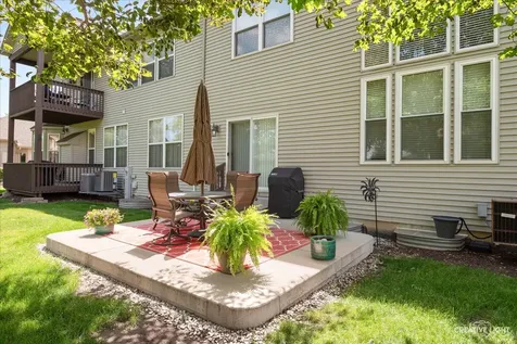 1221 Oakleaf Court Aurora IL 60506
