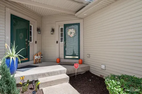 1221 Oakleaf Court Aurora IL 60506