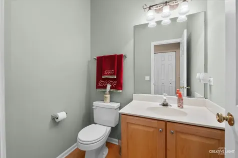 1221 Oakleaf Court Aurora IL 60506