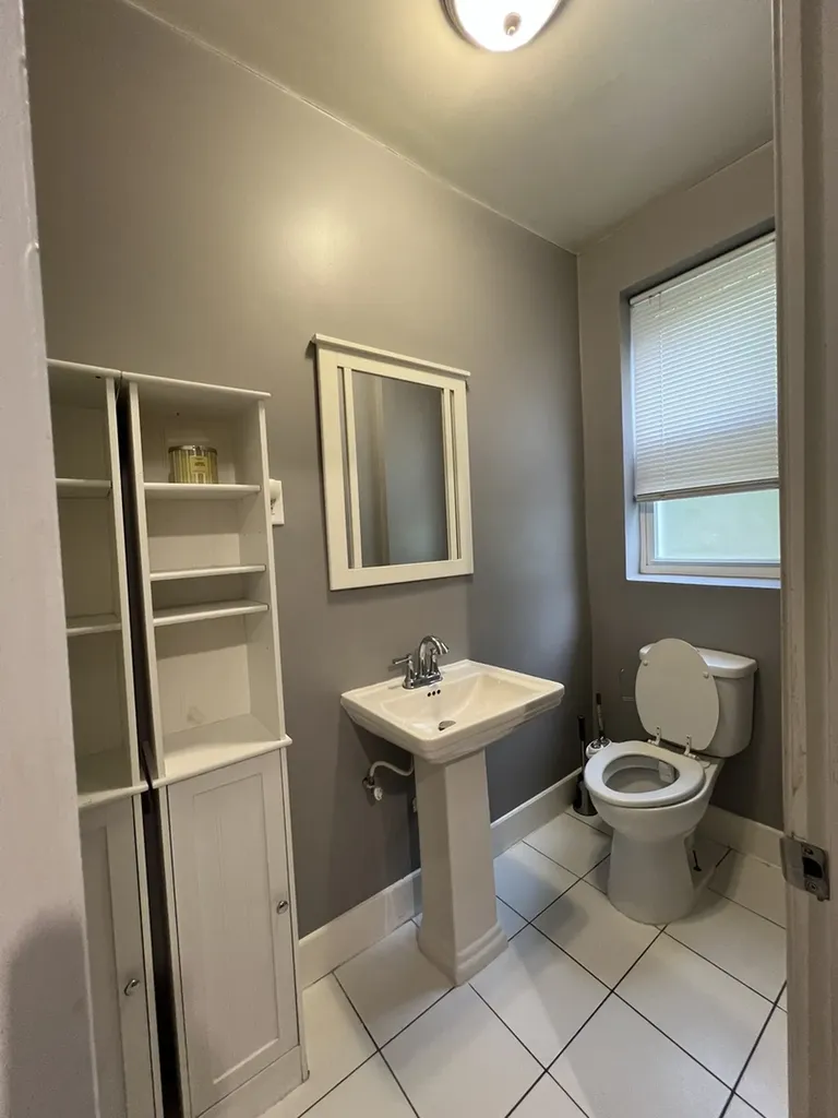 6926 South Paxton Avenue Chicago IL 60649