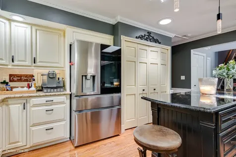 38w337 Dean Street St. Charles IL 60175