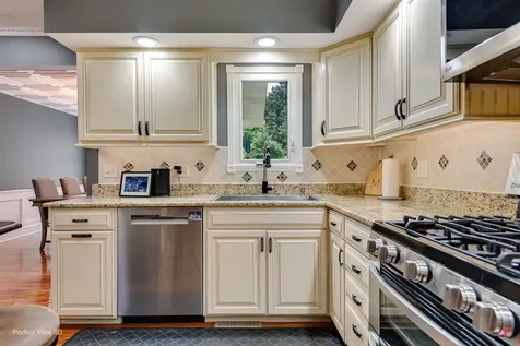 38w337 Dean Street St. Charles IL 60175