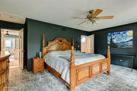 38w337 Dean Street St. Charles IL 60175