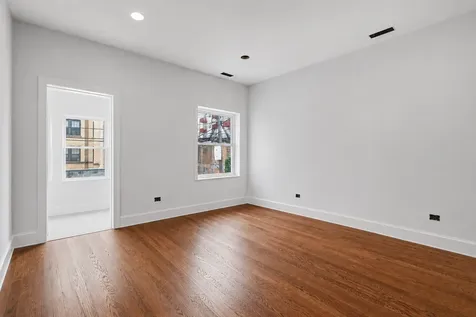 6914 North Sheridan Road Chicago IL 60626