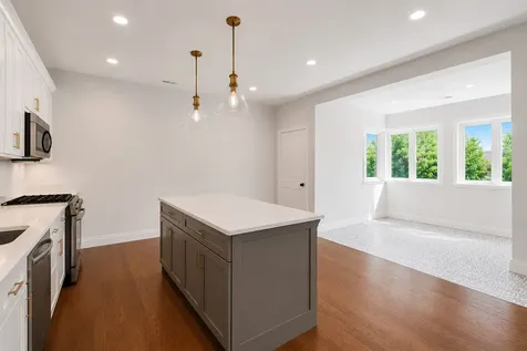 6914 North Sheridan Road Chicago IL 60626