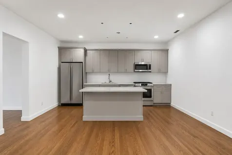 6914 North Sheridan Road Chicago IL 60626