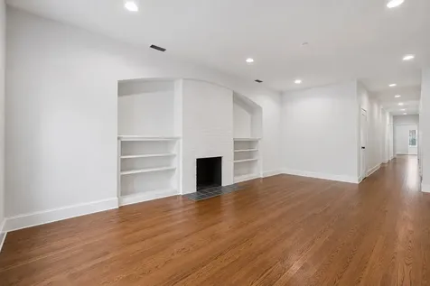 6914 North Sheridan Road Chicago IL 60626