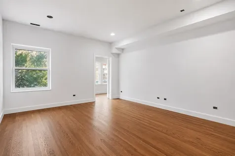 6914 North Sheridan Road Chicago IL 60626
