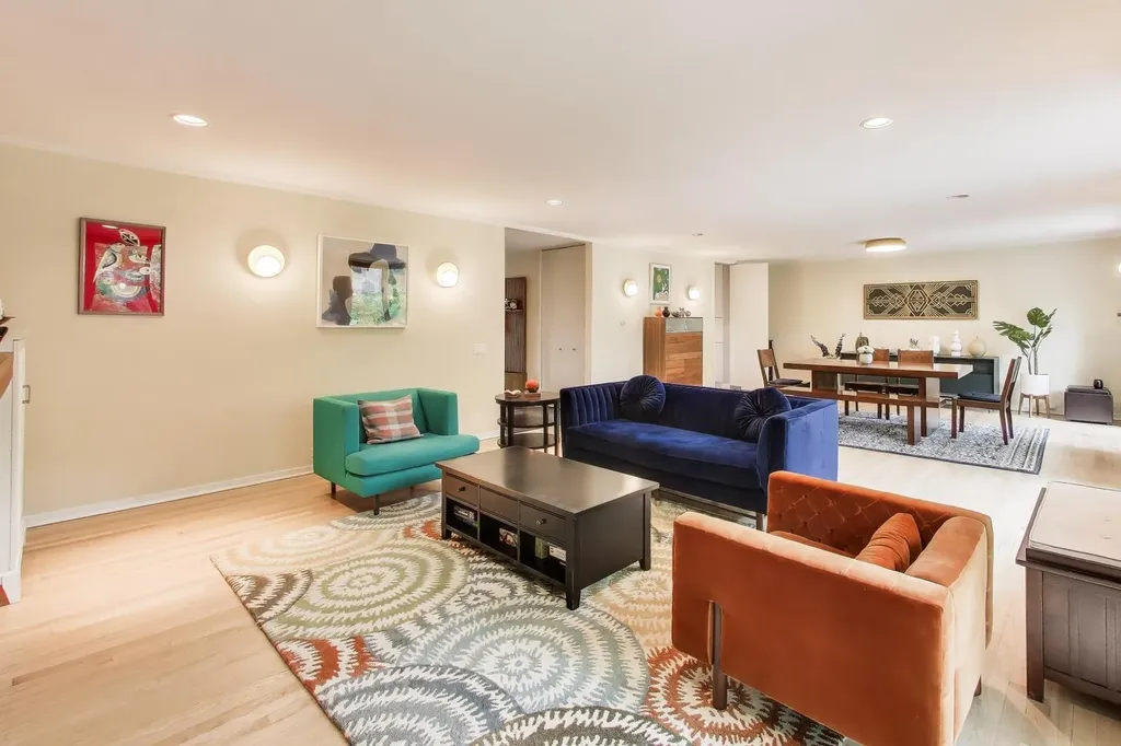 1203 East 50th Street Chicago IL 60615