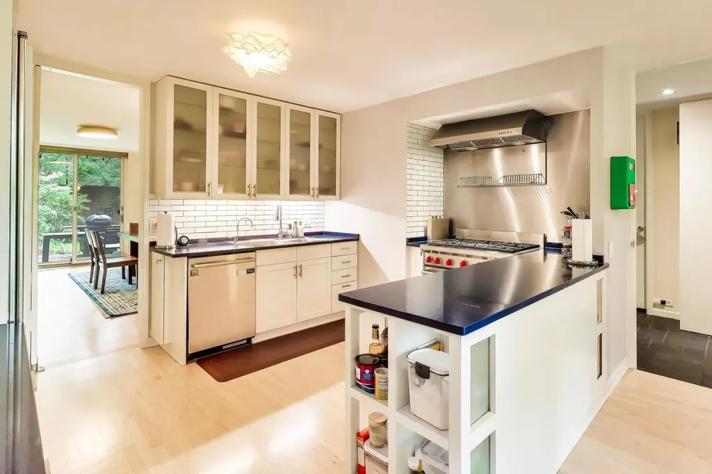 1203 East 50th Street Chicago IL 60615