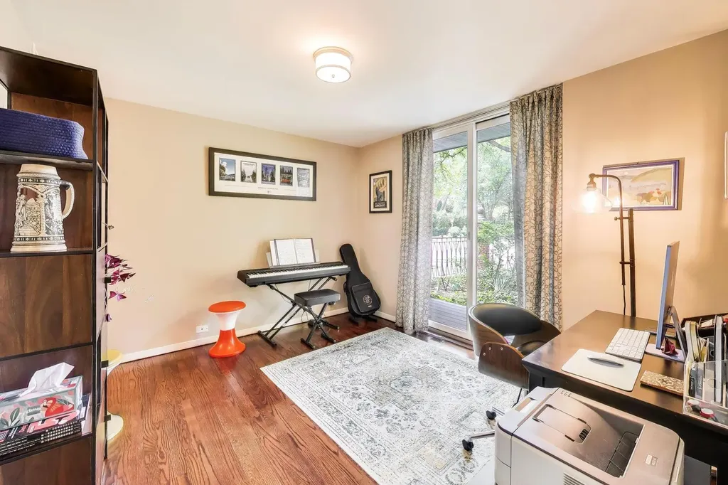 1203 East 50th Street Chicago IL 60615